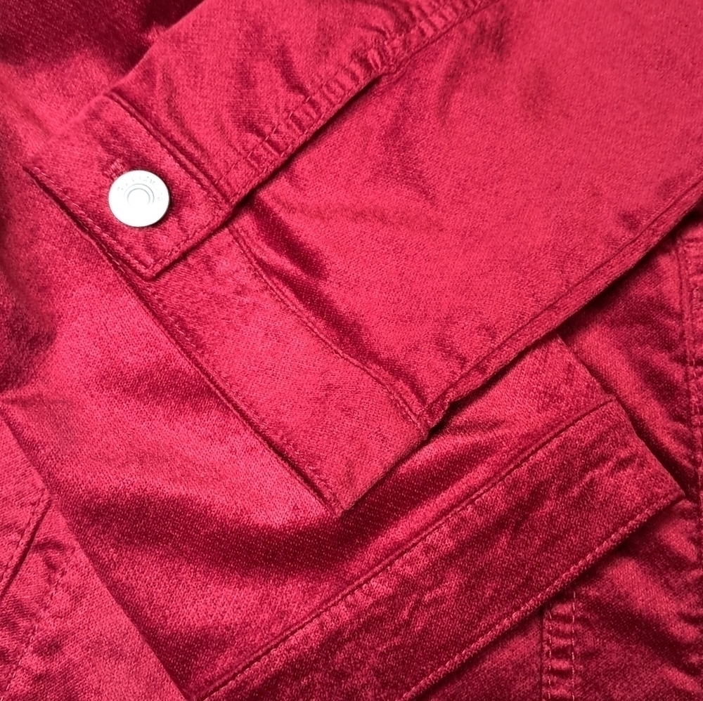 Chico's Elongated Velveteen Jacket Red Velvet Long Trucker Shacket Coat Size 2P - Picture 7 of 16